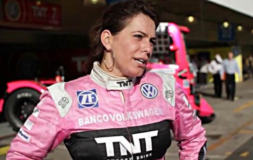 Débora Rodrigues: pioneirismo na Fórmula Truck.